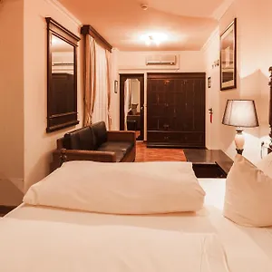 Aviv Hotell