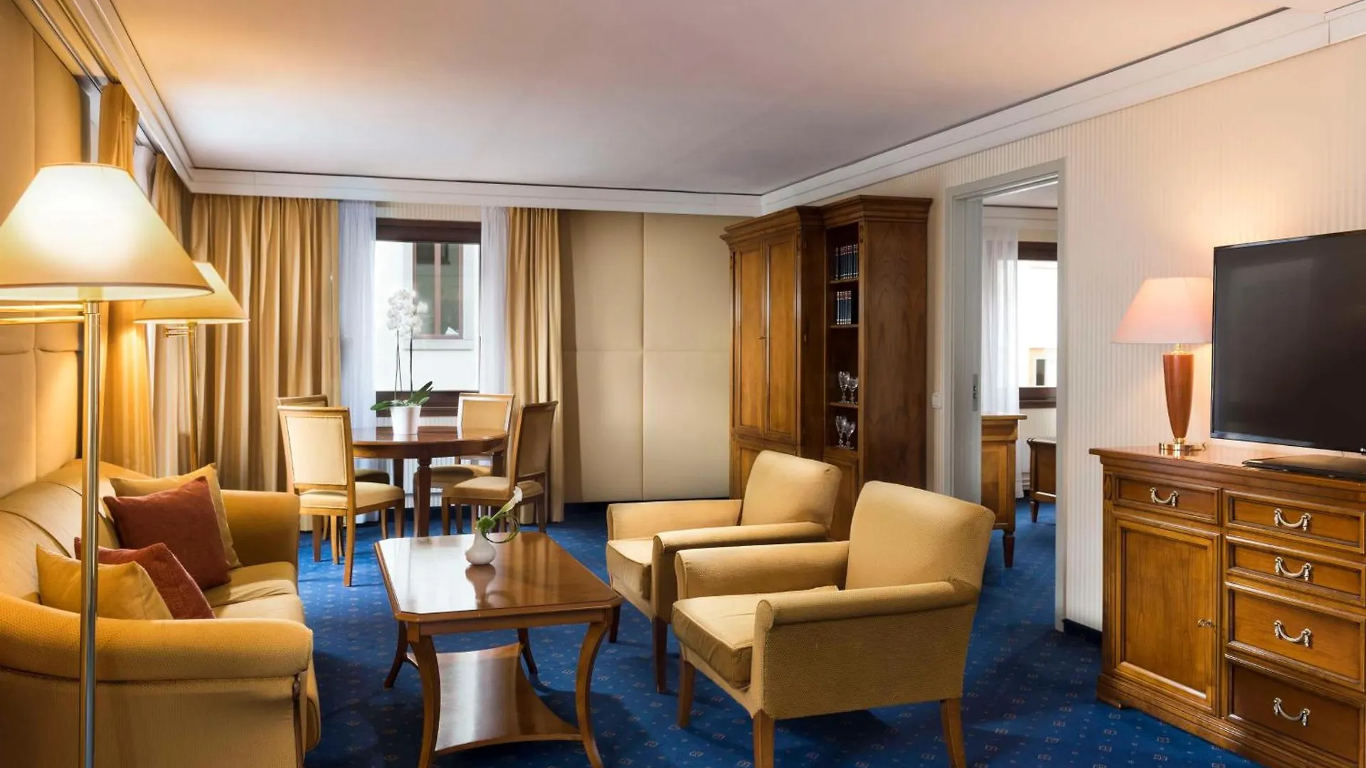 Hilton Dresden An Der Frauenkirche Hotel